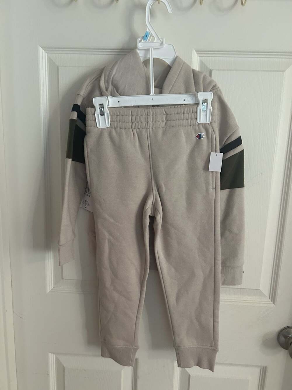 Champion Hoodie And Jogger Set Size 5 Sand Khaki - Picture 3 of 3